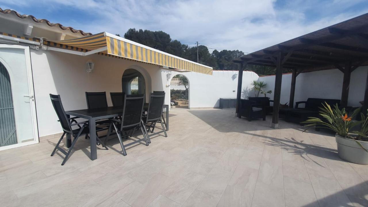 Cheerful 2-Bedroom Villa With Private Pool Κάλπε Εξωτερικό φωτογραφία